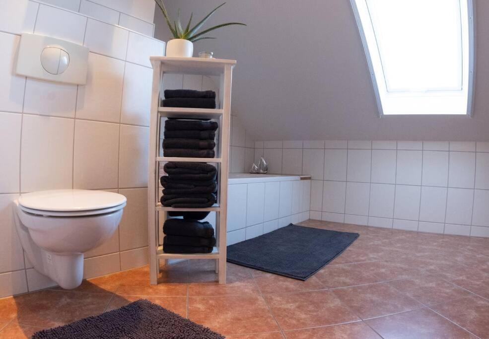 Moderne, gemütliche DG-Wohnung in ruhiger Lage Neunburg vorm Wald Exterior foto